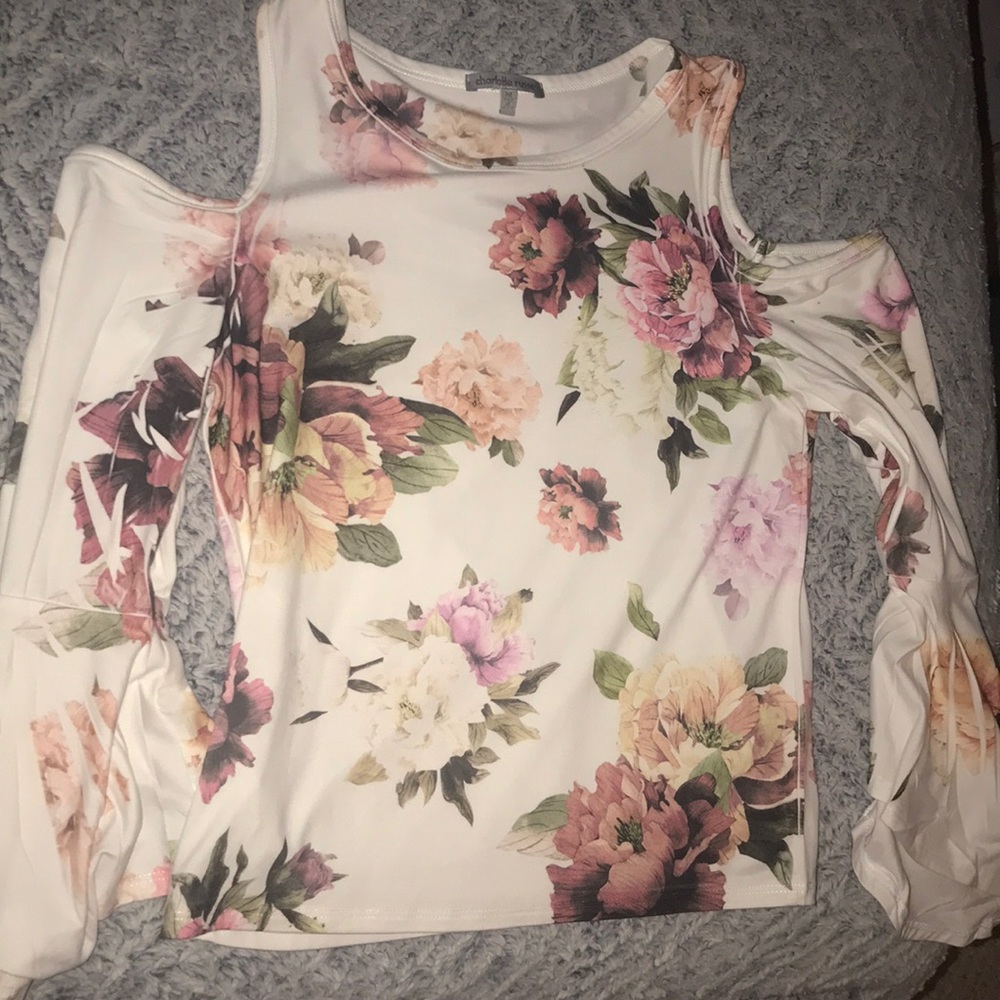 NWOT Charlotte Russe Cut shoulder floral shirt